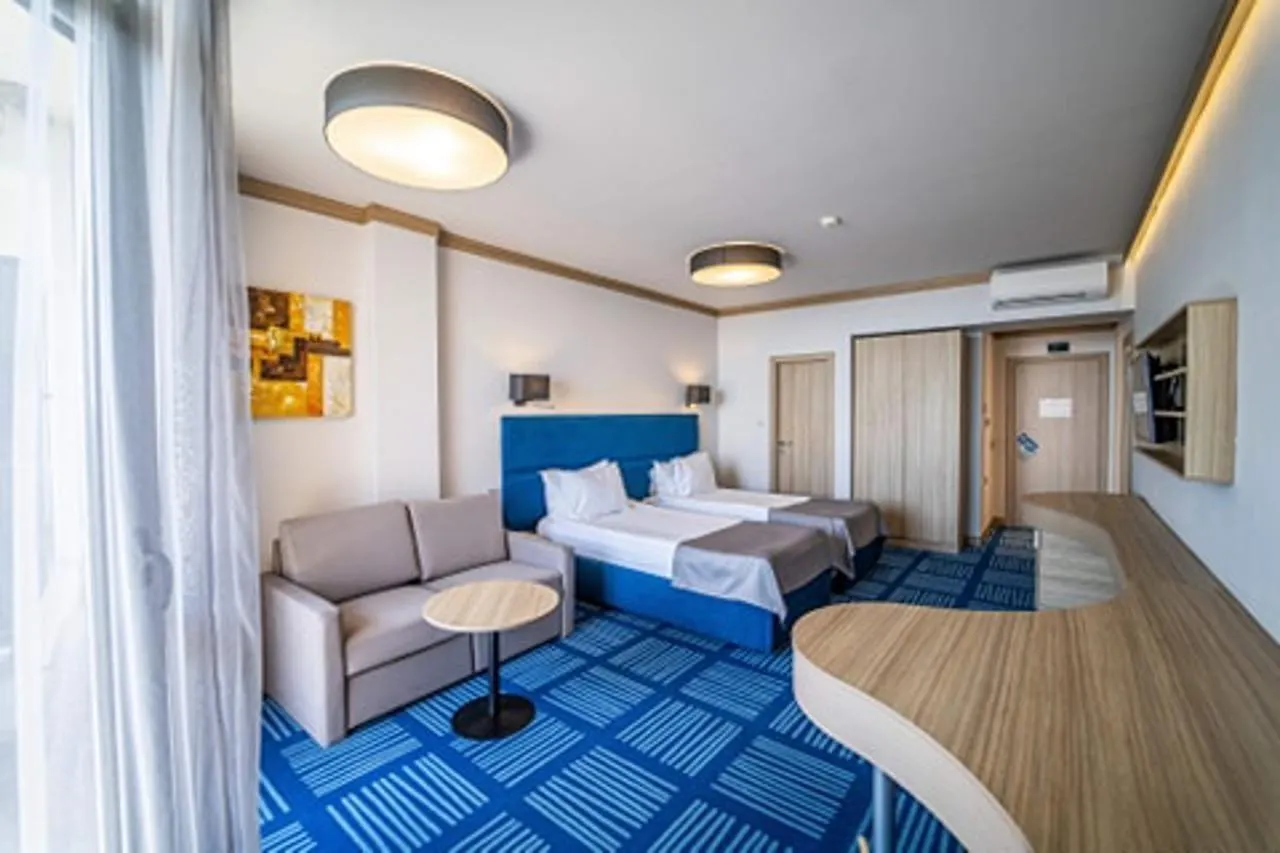 Hvd Viva Club Ultra All Inclusive - Private Beach & Free Parking Golden Sands Hotel